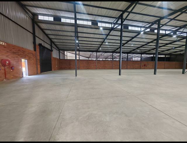 2,340M² WAREHOUSE TO LET IN ORMONDE
